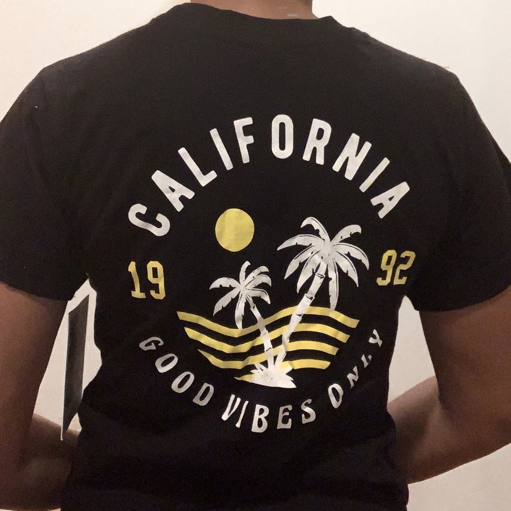 Black "Vibe N" T-Shirt